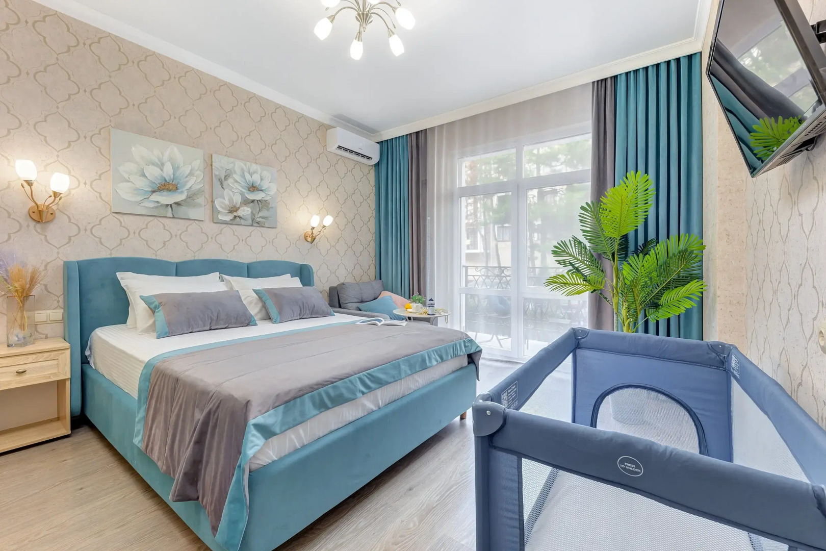 Апартаменты с балконом  Sea Breeze & SPA