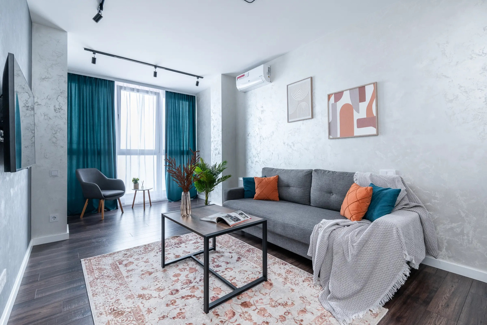 Квартира на сутки Минск Маяк Кухня объединена с жилой зоной Отдельная спальня Подходит для командировок и отдыха Wi-Fi Кондиционер