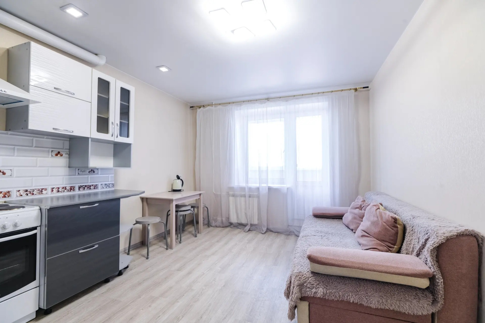 Квартира Октябрьская 221