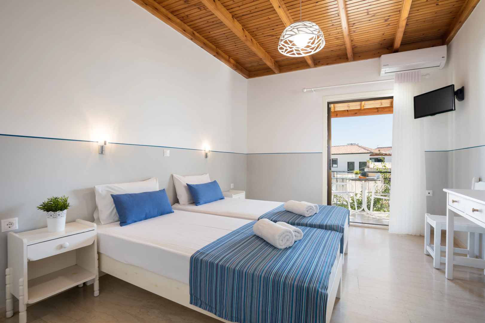 Отель Bella Vista Beach Hotel And Studios- Corfu Benitses