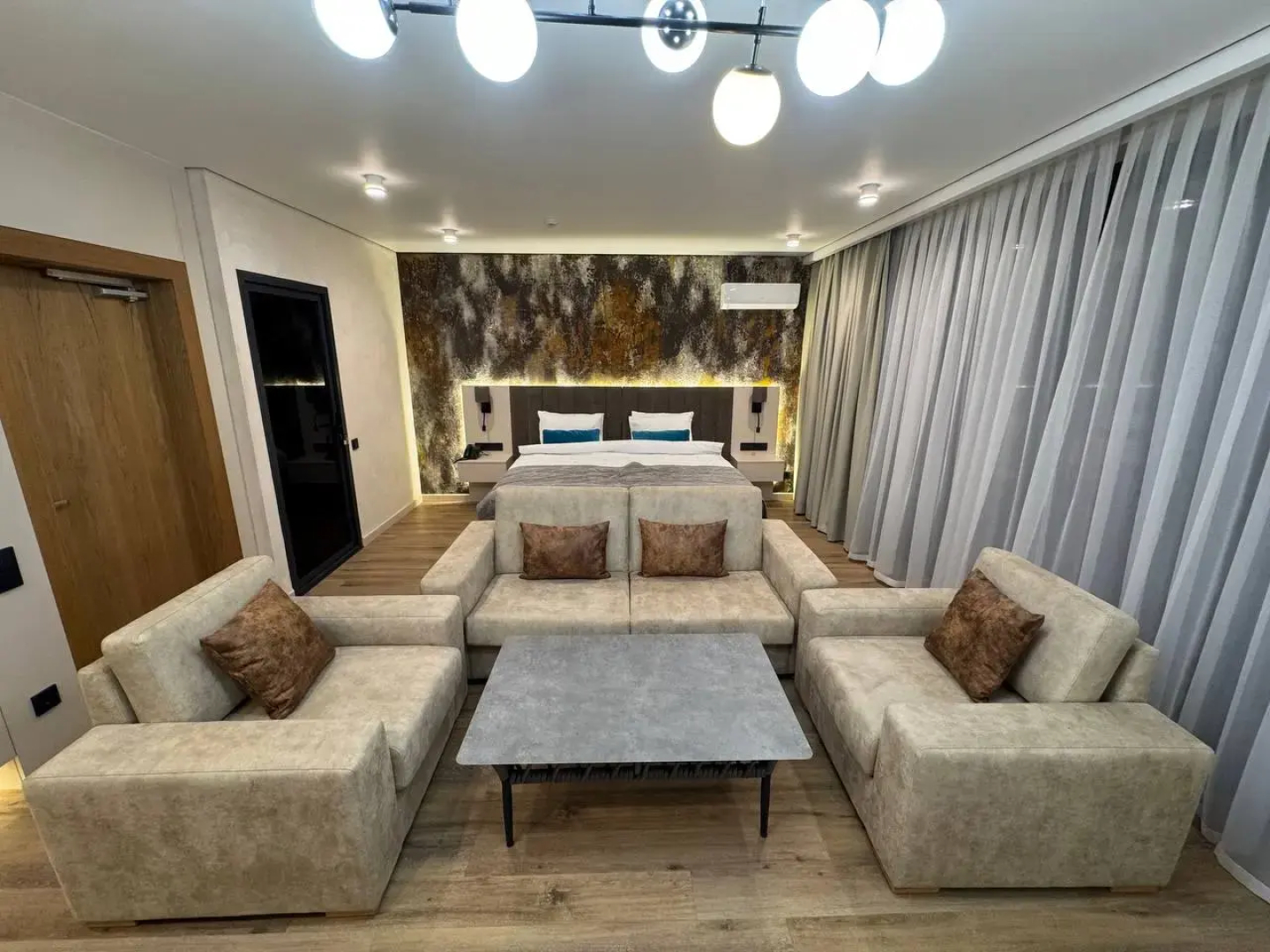 Отель Тау-House