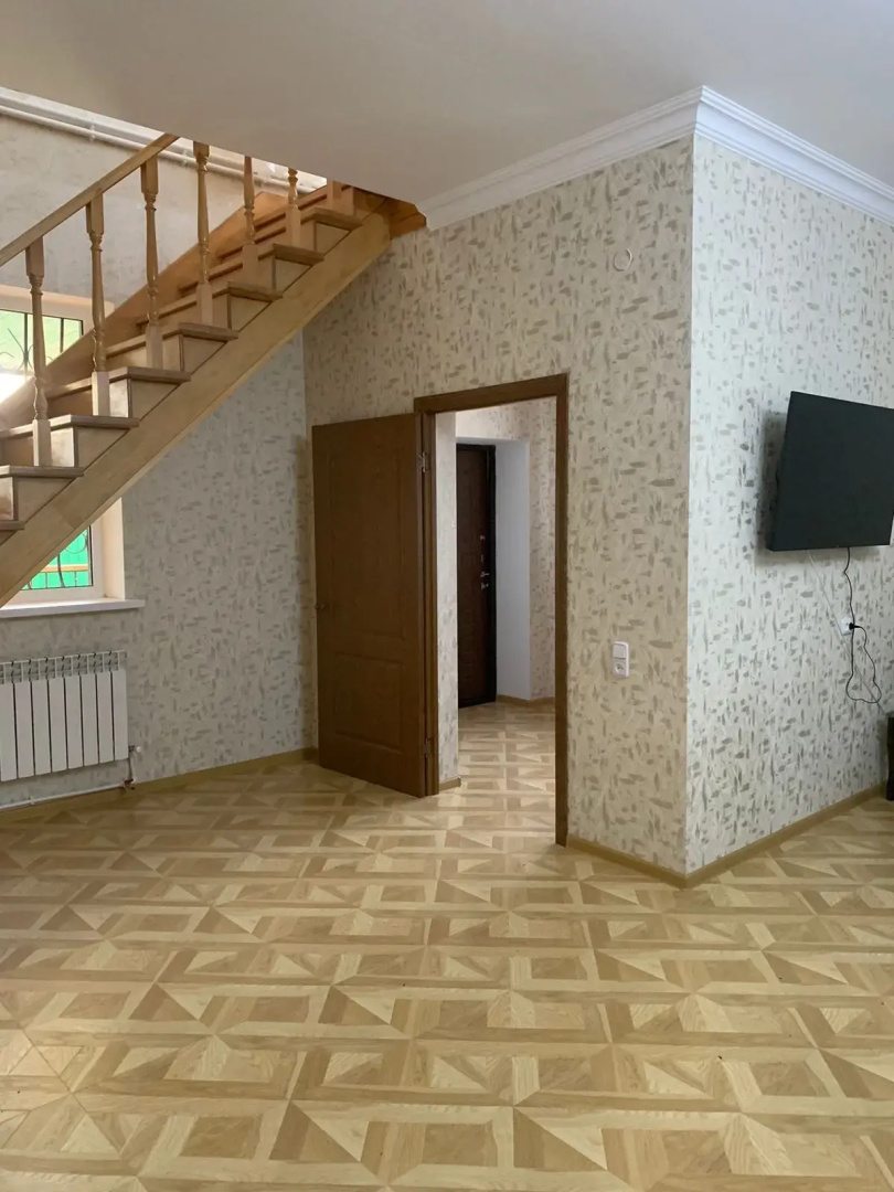 Частный Дом Двухэтажный с Бассейном
