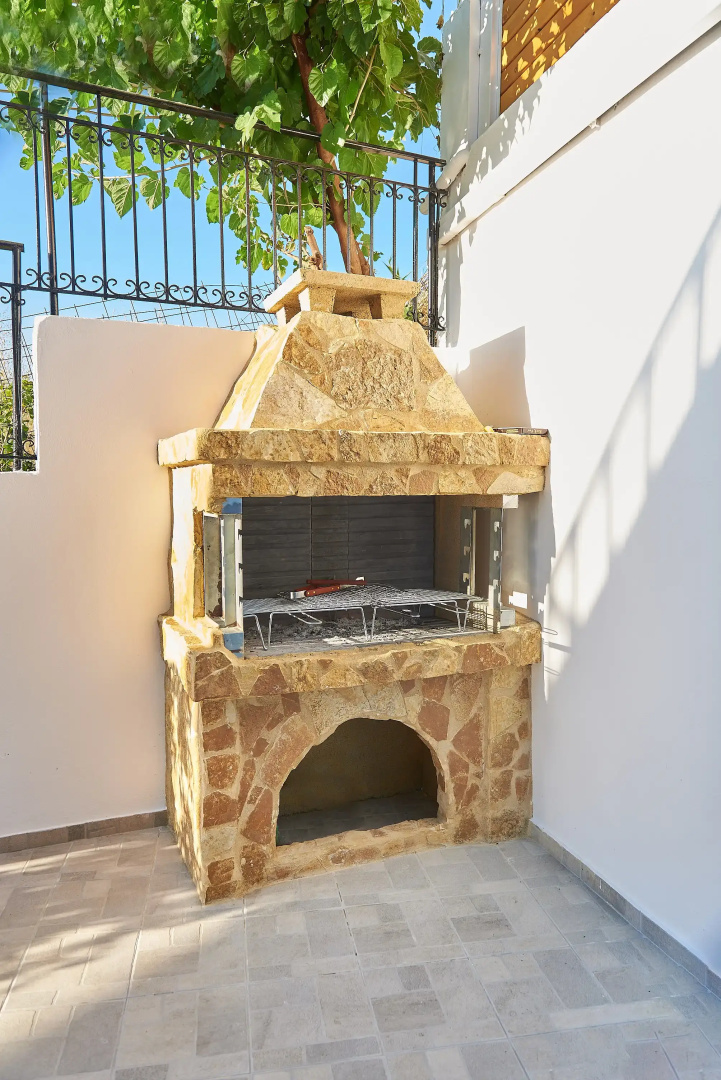 Отель Lake View Suites