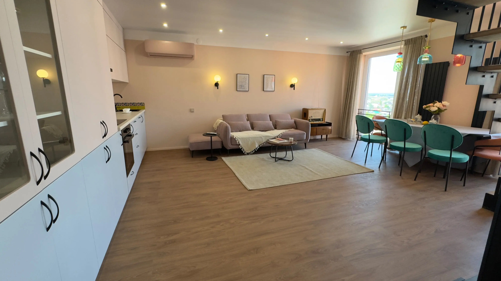 Апартаменты Просторная Двухэтажная