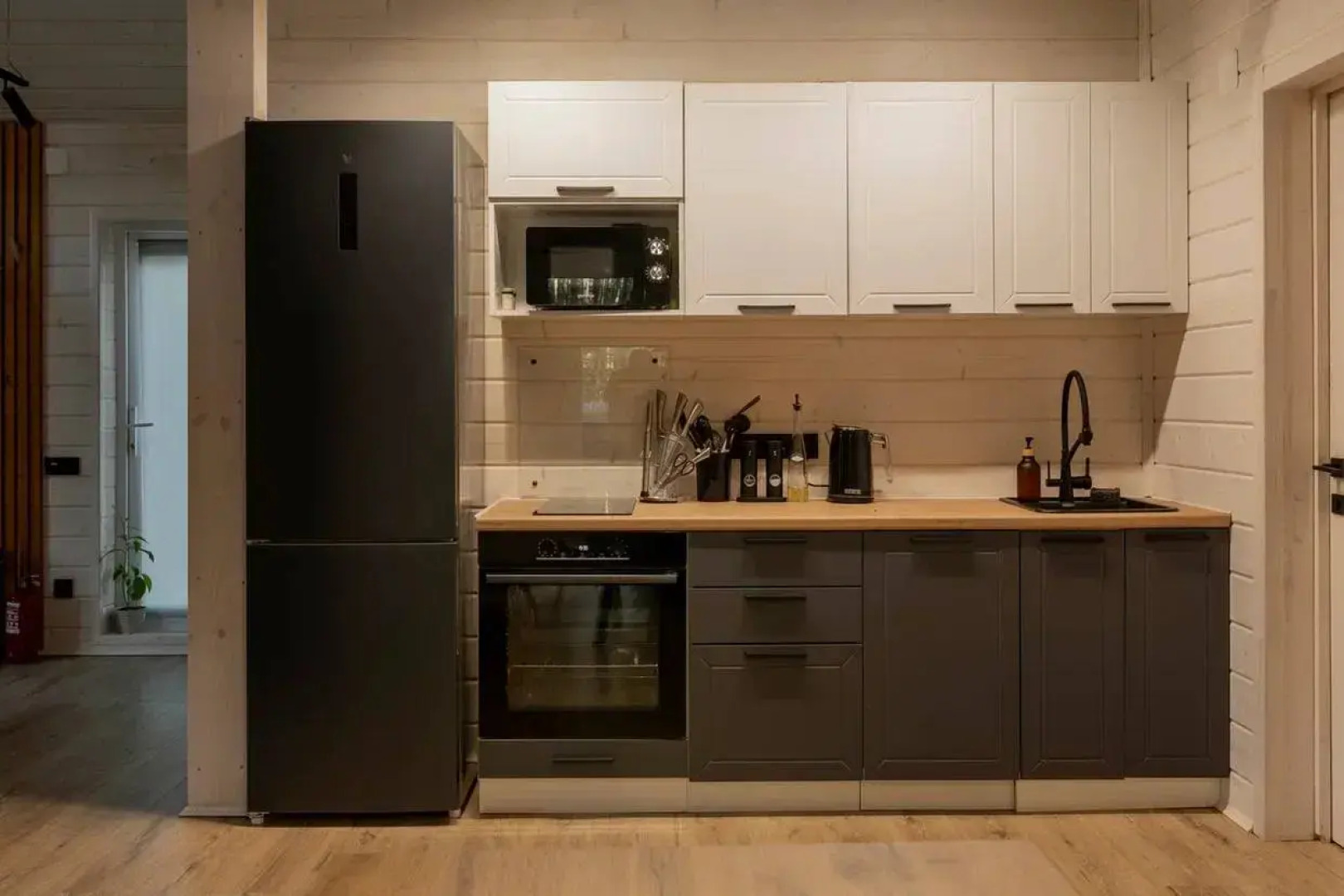 Частный дом Домик в лесу с камином и банным чаном