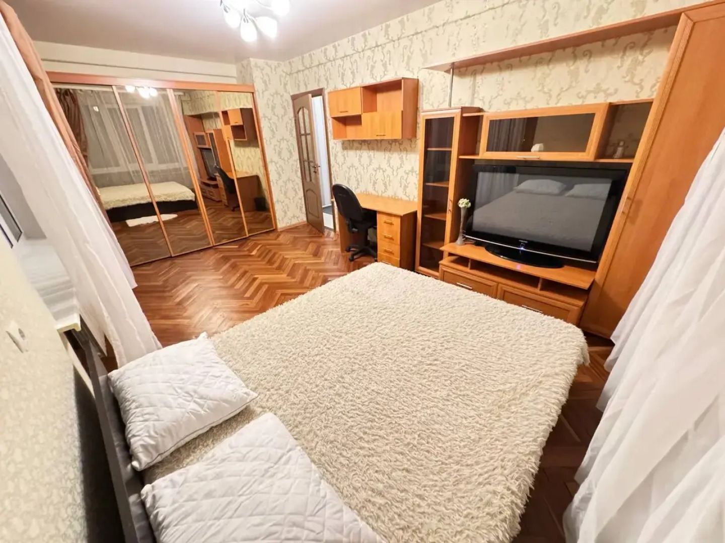 Апартаменты на Партизана Германа,10к4