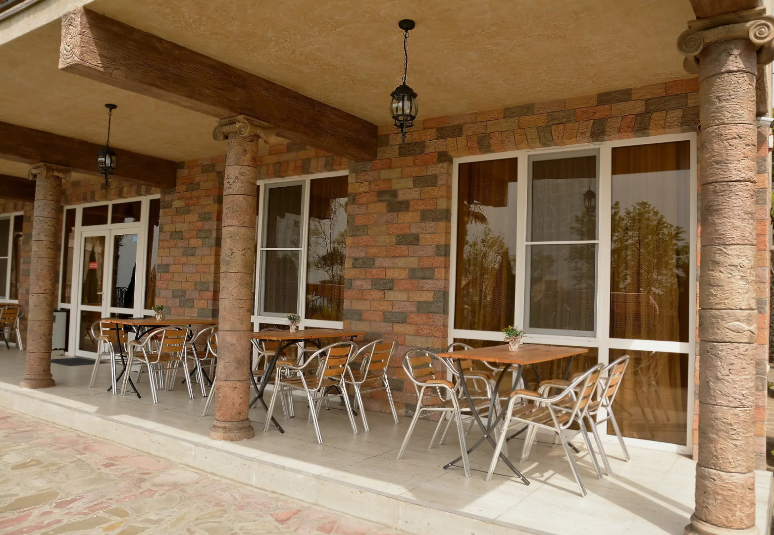 Отель Лоо де люкс