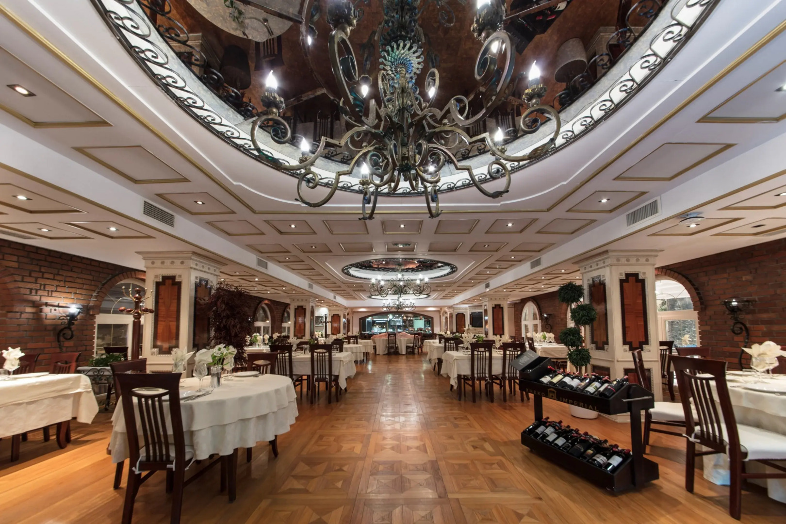 Отель Xheko Imperial