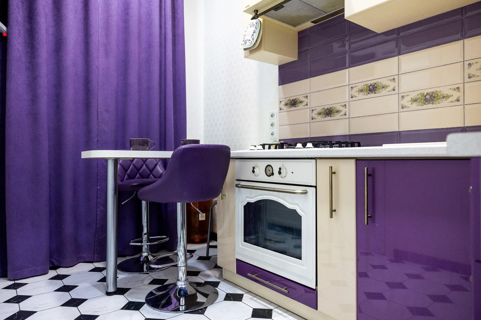 Квартира Инструментальная 31