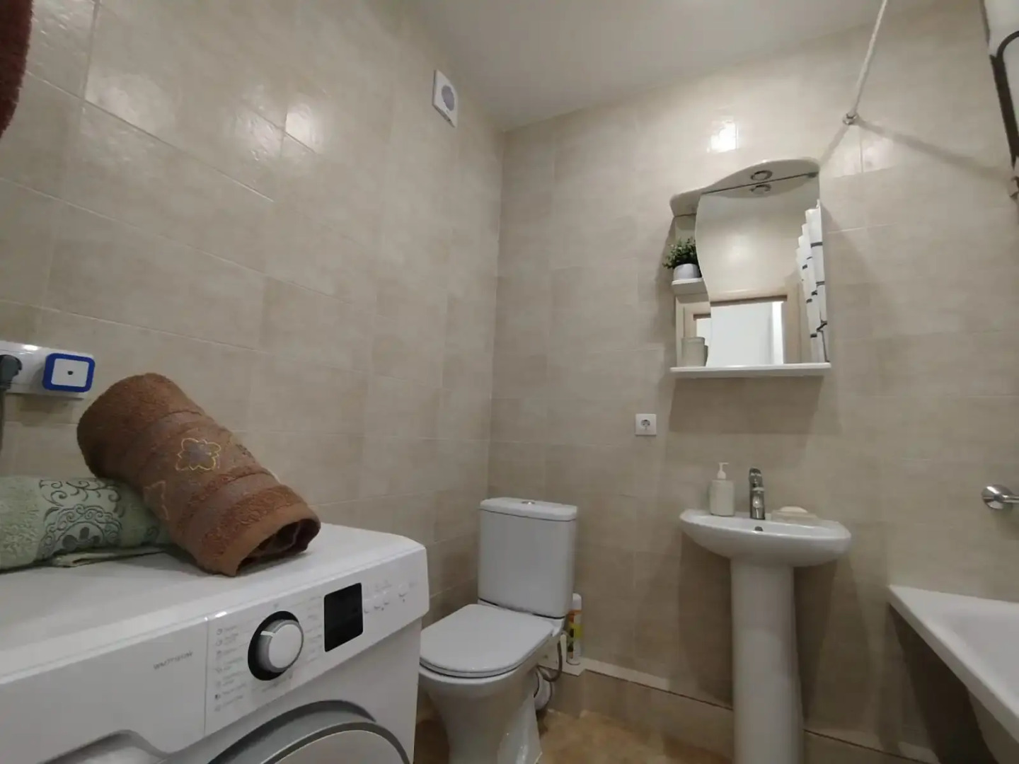 Квартира студия live in comfort на Современников 8