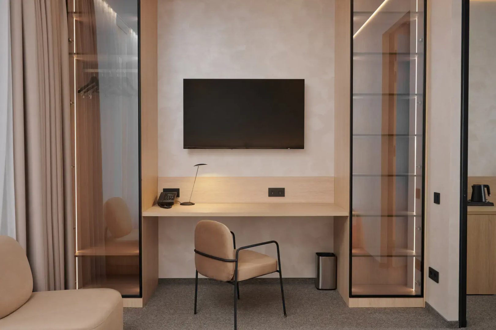 Отель Aura CityHotel