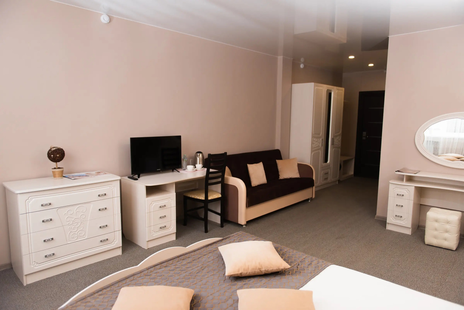 Отель Белая Акация