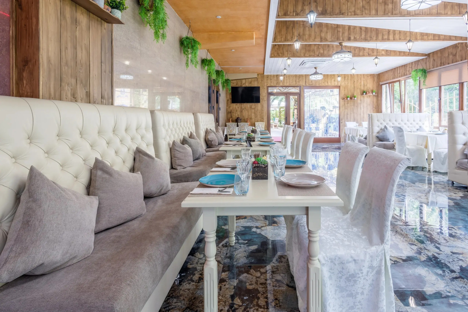 Отель Империя