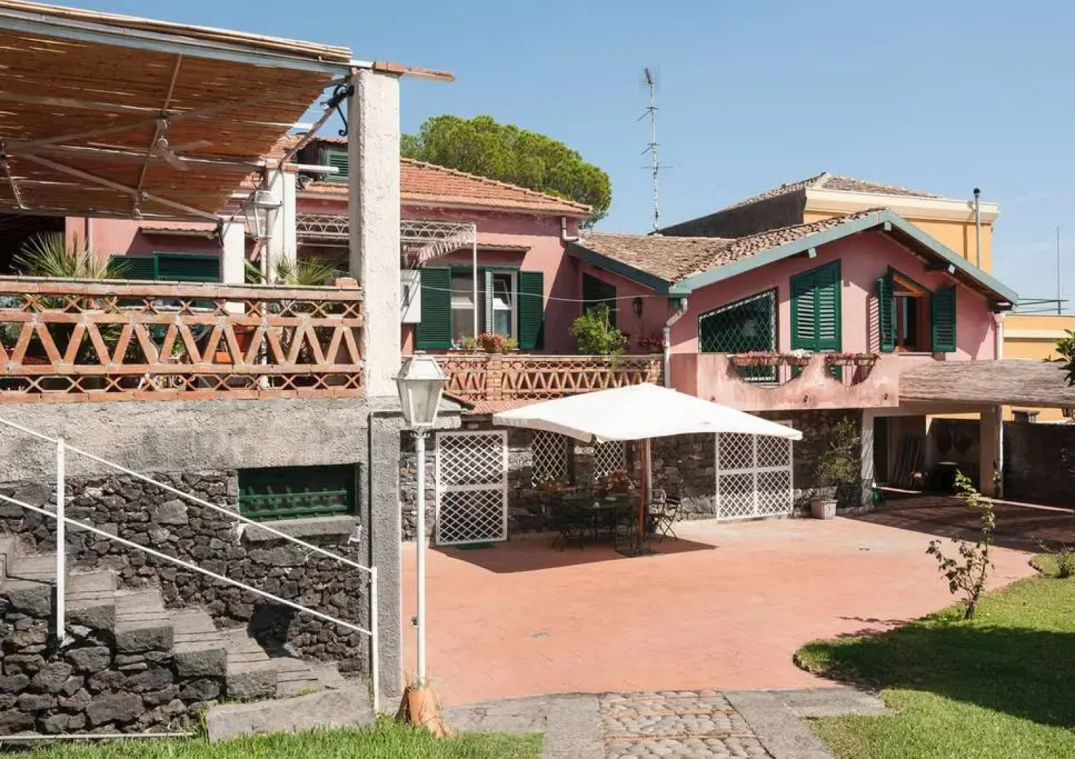 Отель B&B La Casa del Ficus