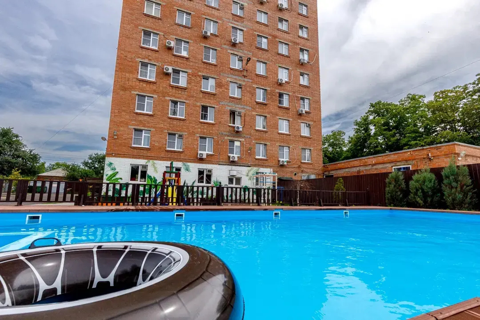 Апартаменты Авторские 2 с сезонным бассейном