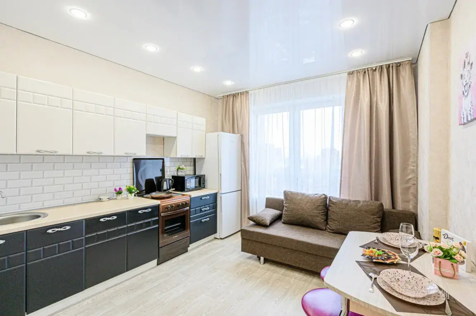 Апартаменты Stepanenkov на Большевистской 32 на 13 этаже