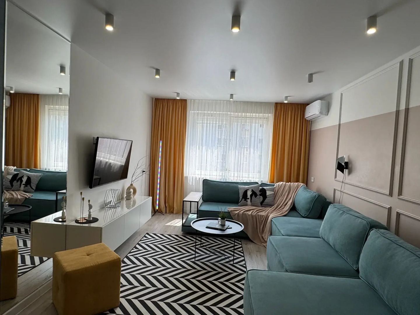 Апартаменты на Курчатова 24 - 2 комнаты