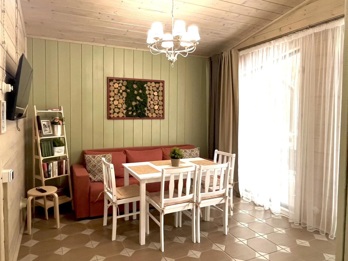 Лесной домик на берегу Озера Волго на Селигере - коттеджи Сосновый бор