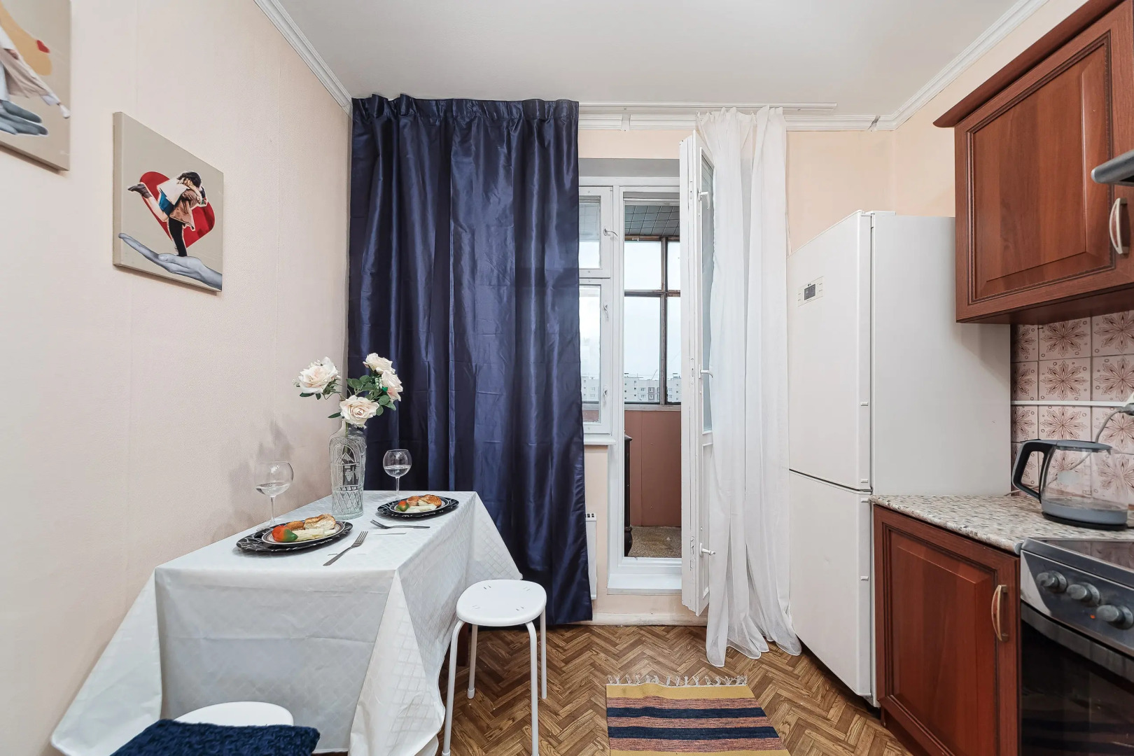 Апартаменты Просторная квартира на 4-х метро Марьино