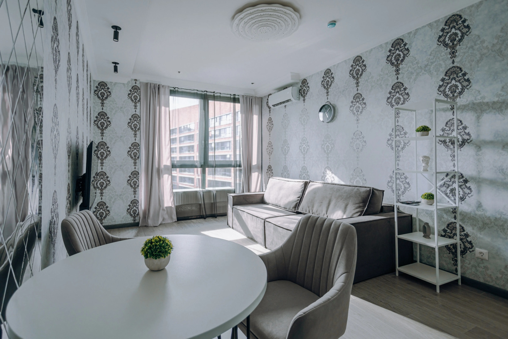 Апартаменты Lalapart Classic четырехместная 48 м в ЖК Лайнер