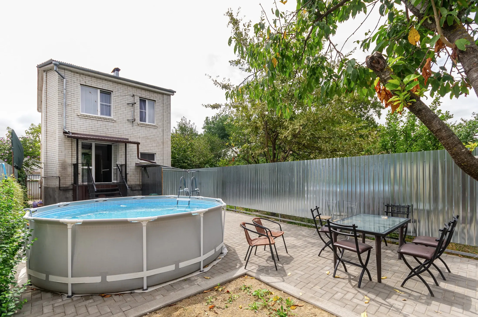 Частный Дом ШикаЛад Кмв с Зоной Отдыха на Улице