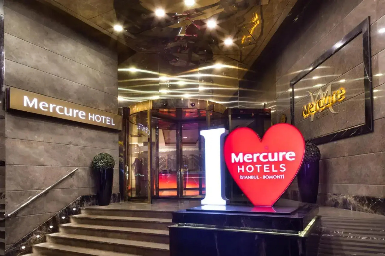 Отель Mercure Istanbul Bomonti