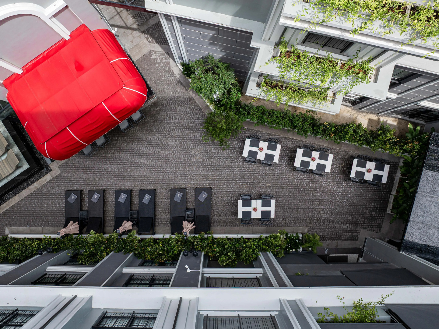 Отель Chateau Du Village Patong