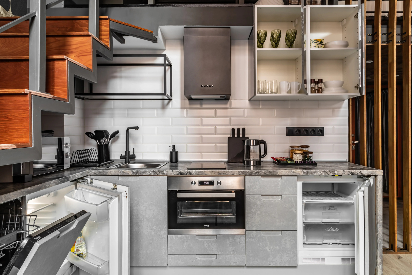 Квартира Moscow Deluxe Apartments Royal Tea Loft
