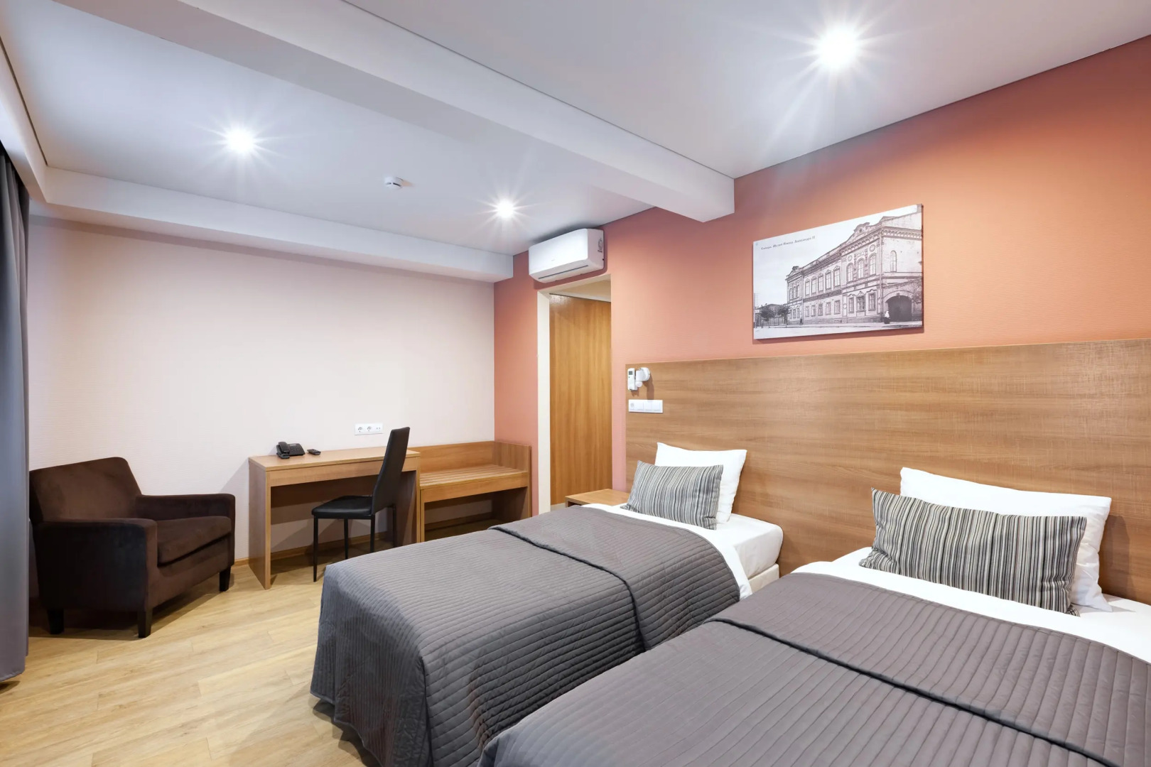 Отель Фурор