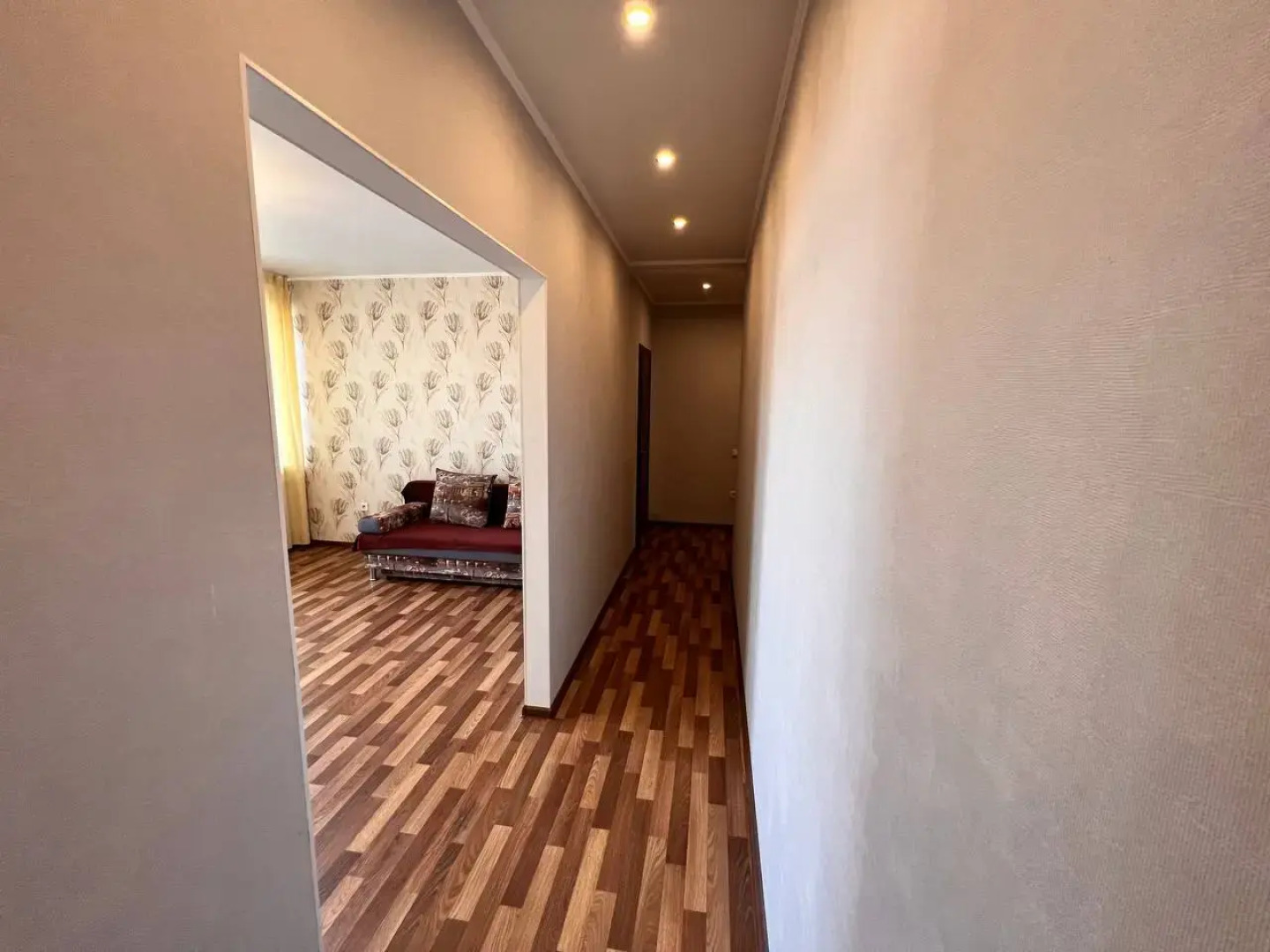 Апартаменты 2кв Восточный Суходольская 14