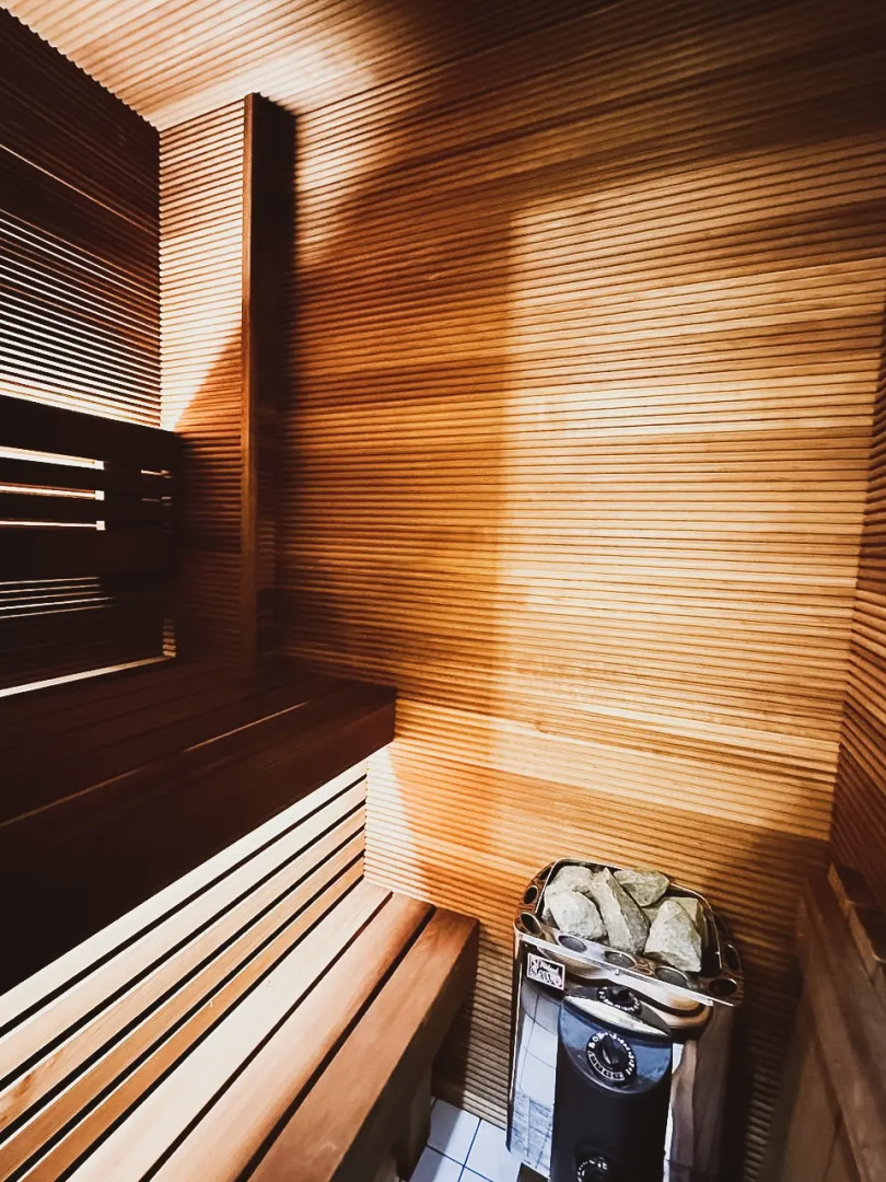 Квартира в тихом дворе с раздельными комнатами и с сауной на Невском