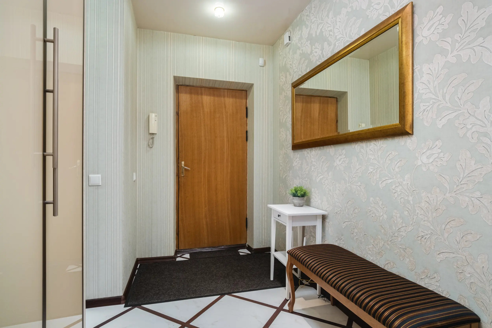 Апартаменты в Центре Минска с Видом на Реку Свислочь