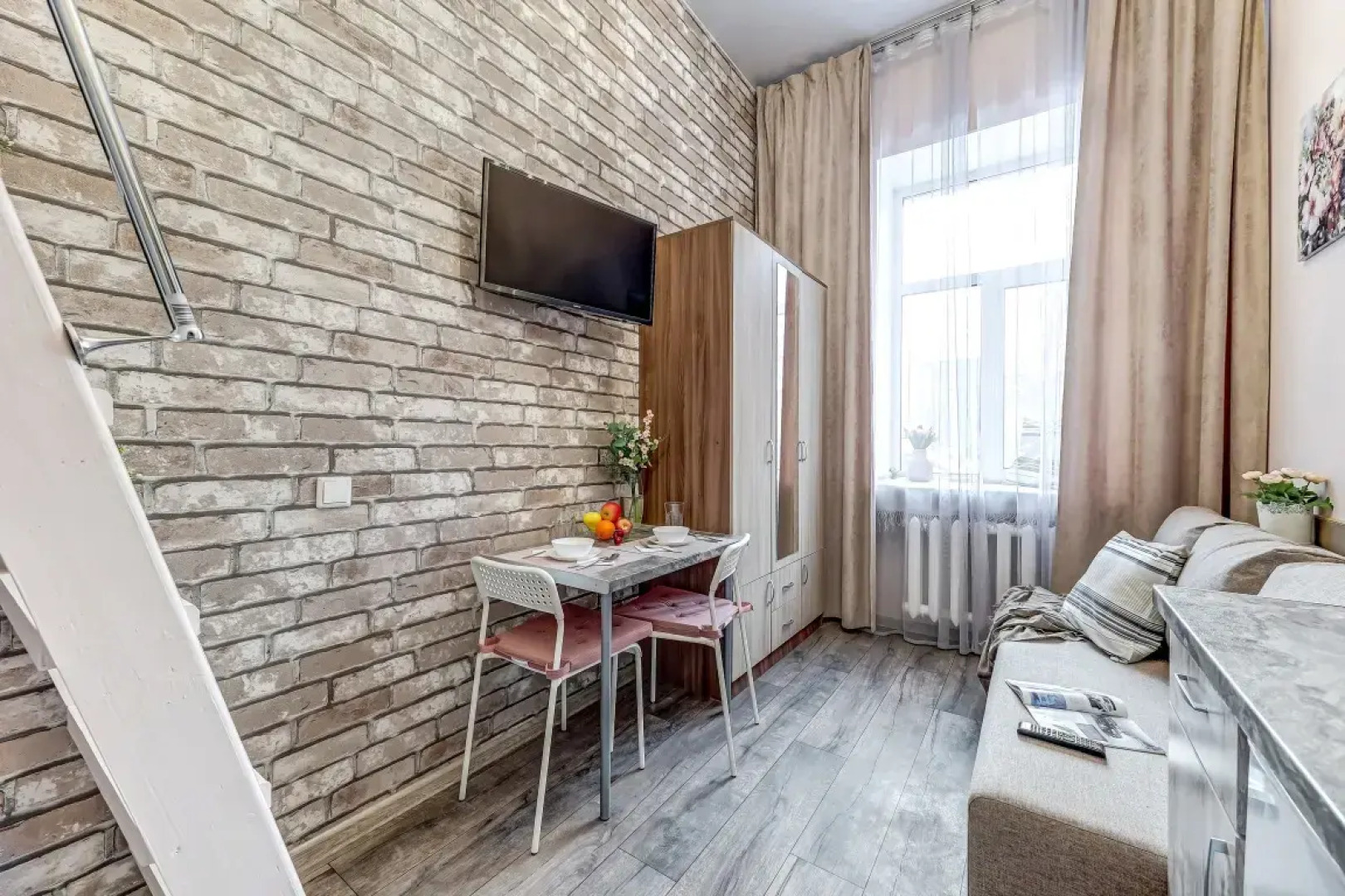 Апартаменты Евростудия 7 на Нарвской (НАР7)