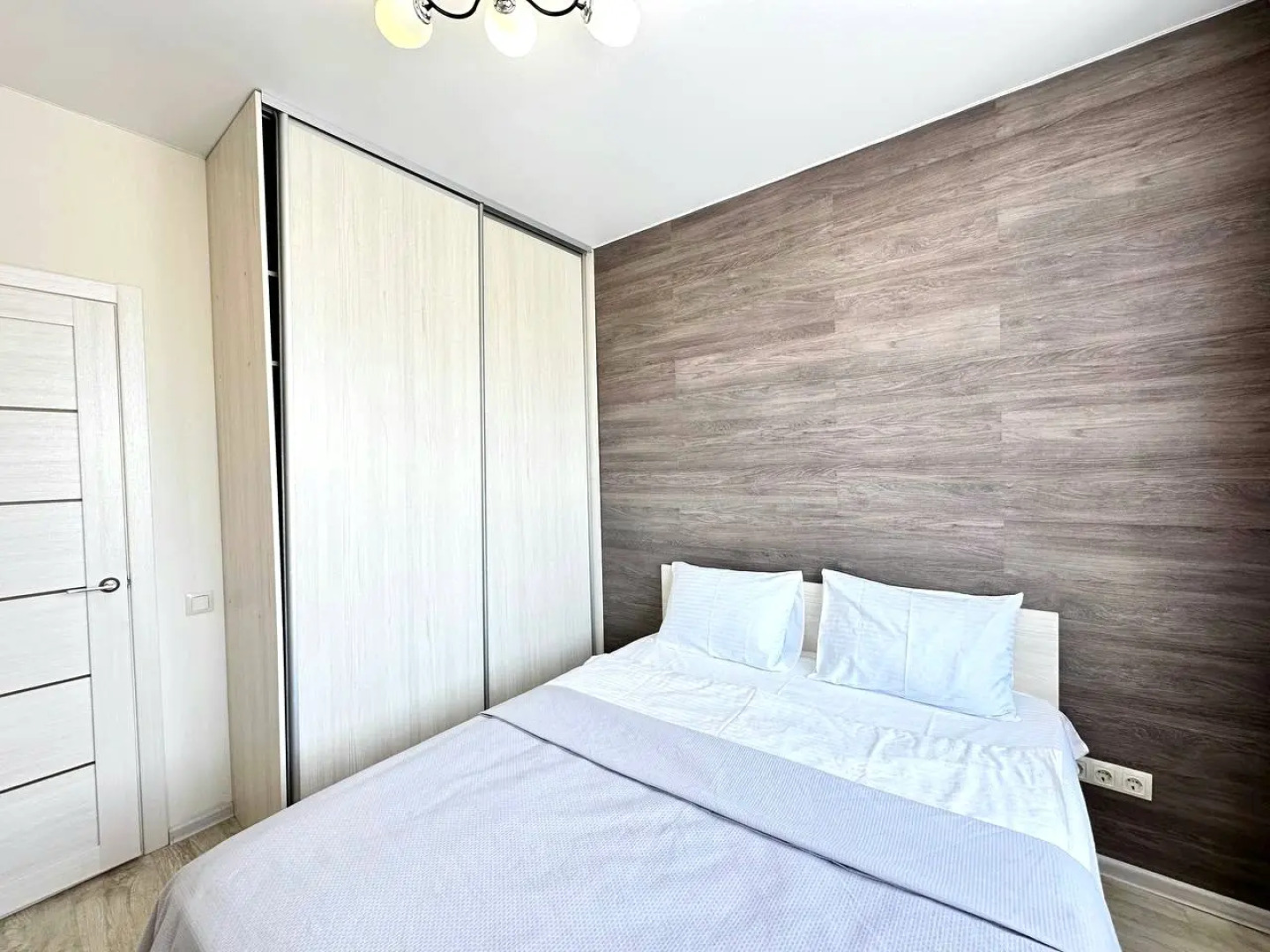 Квартира Студия Двухкомнатная на Московском Рядом с Кадетским Училищем