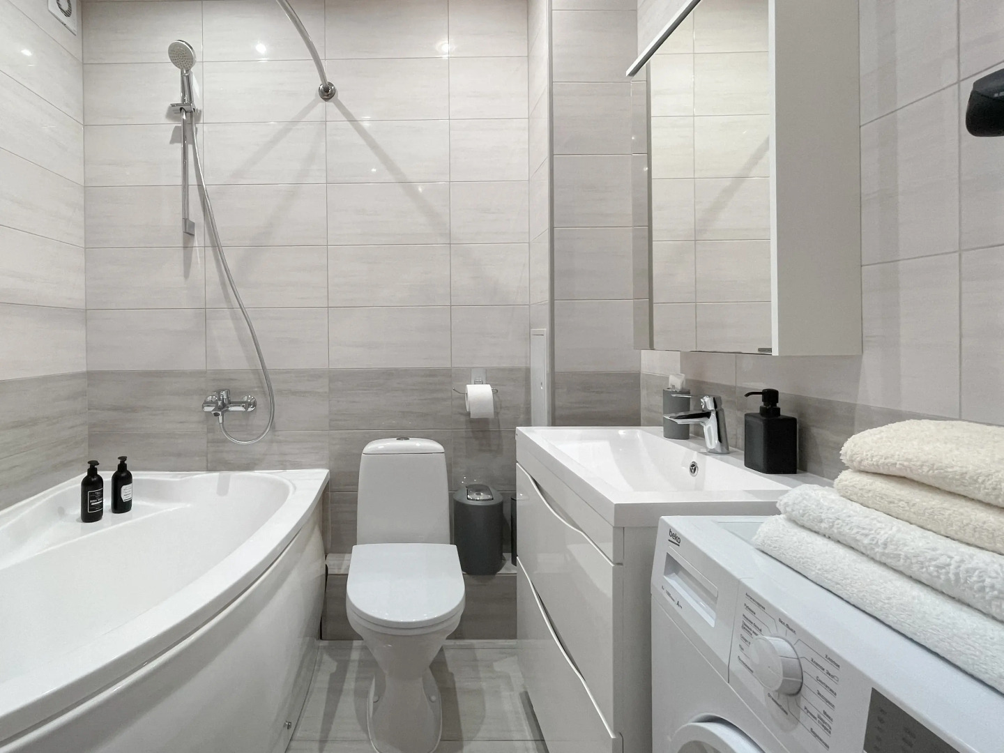 Квартира Green FOX с шикарным видом на реку Кутум