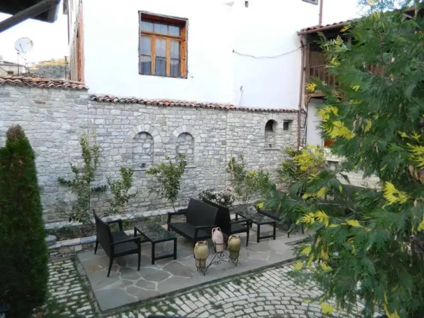 Отель Mangalemi