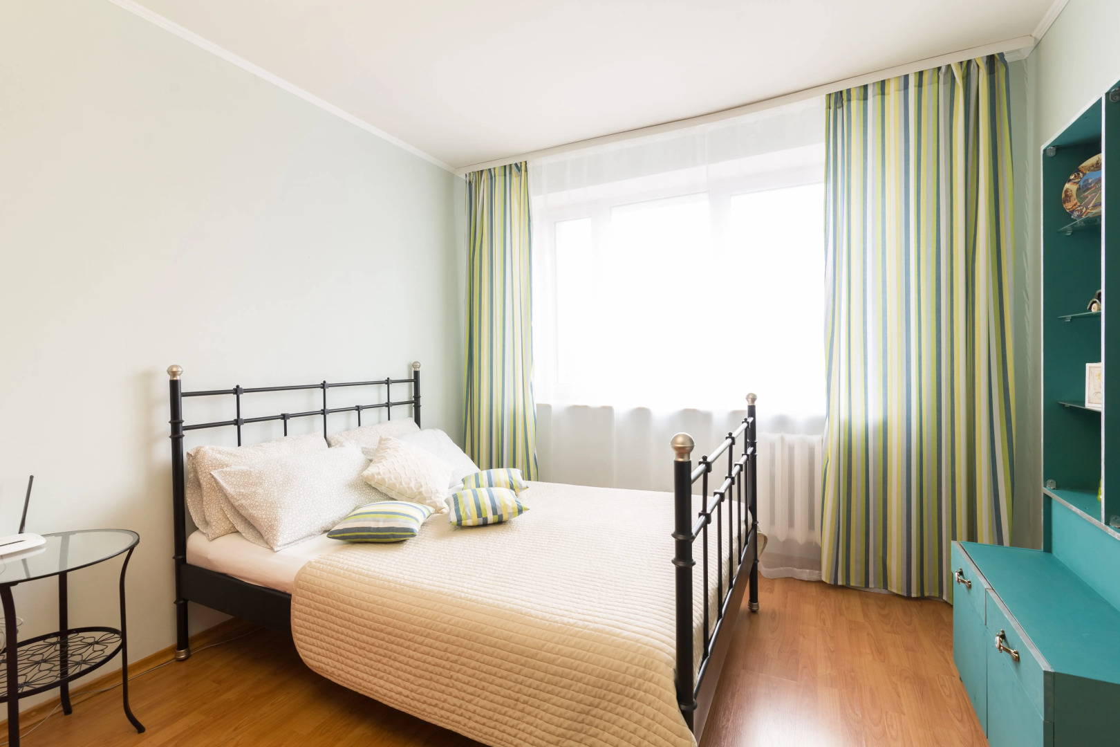 Апартаменты двухкомнатные в центре на ул.Горького 152. Сова-Дом