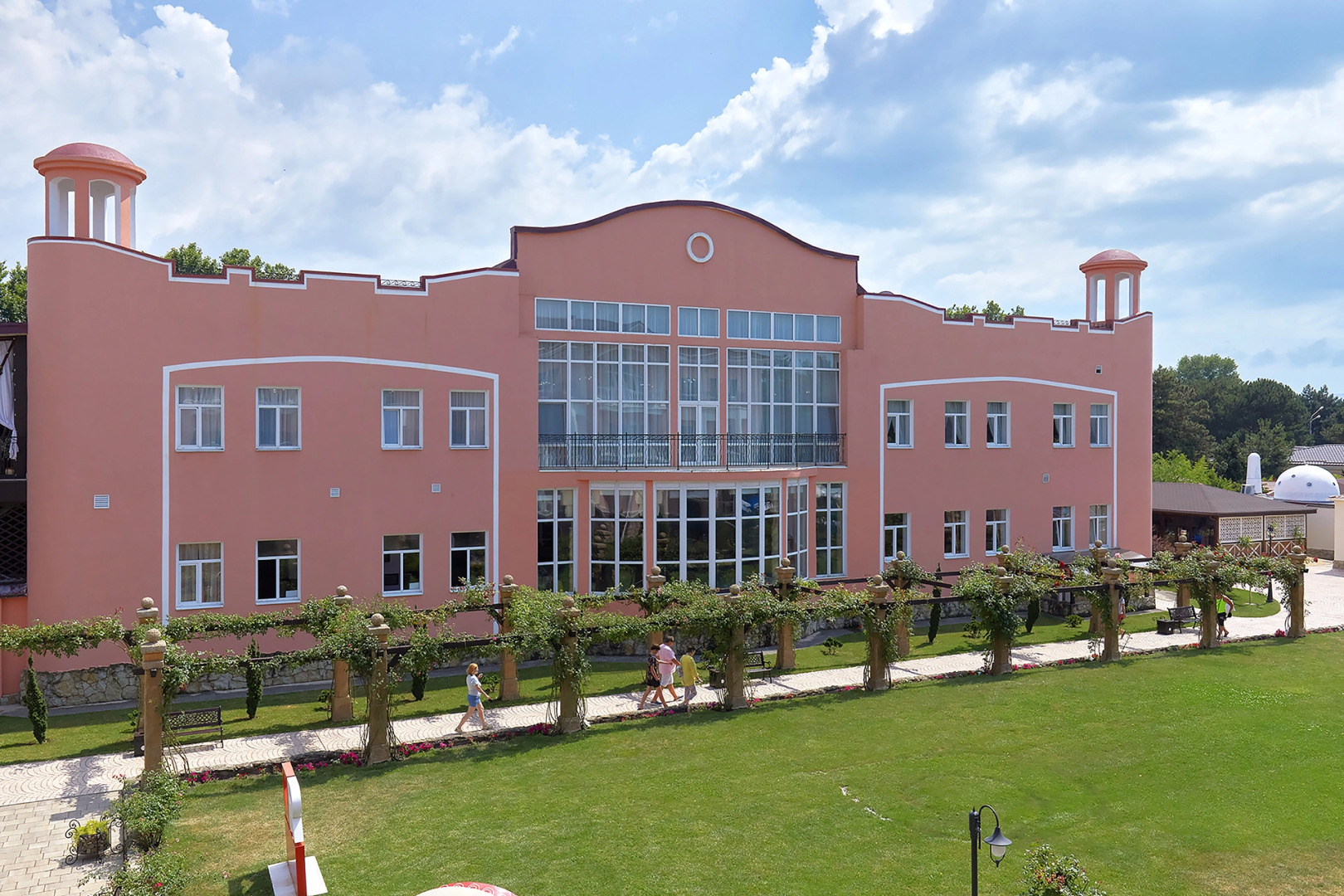 Курортный отель Alean Family Riviera