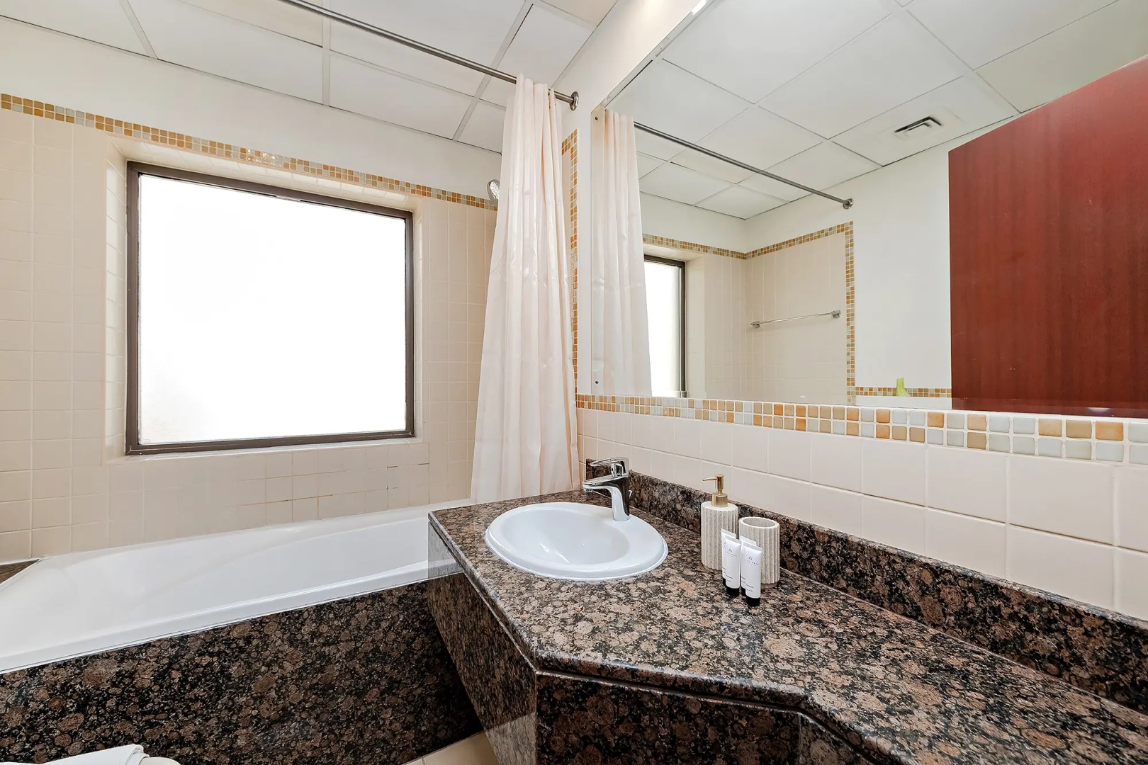 Апартаменты Excellent 1bdr at Bahar 6