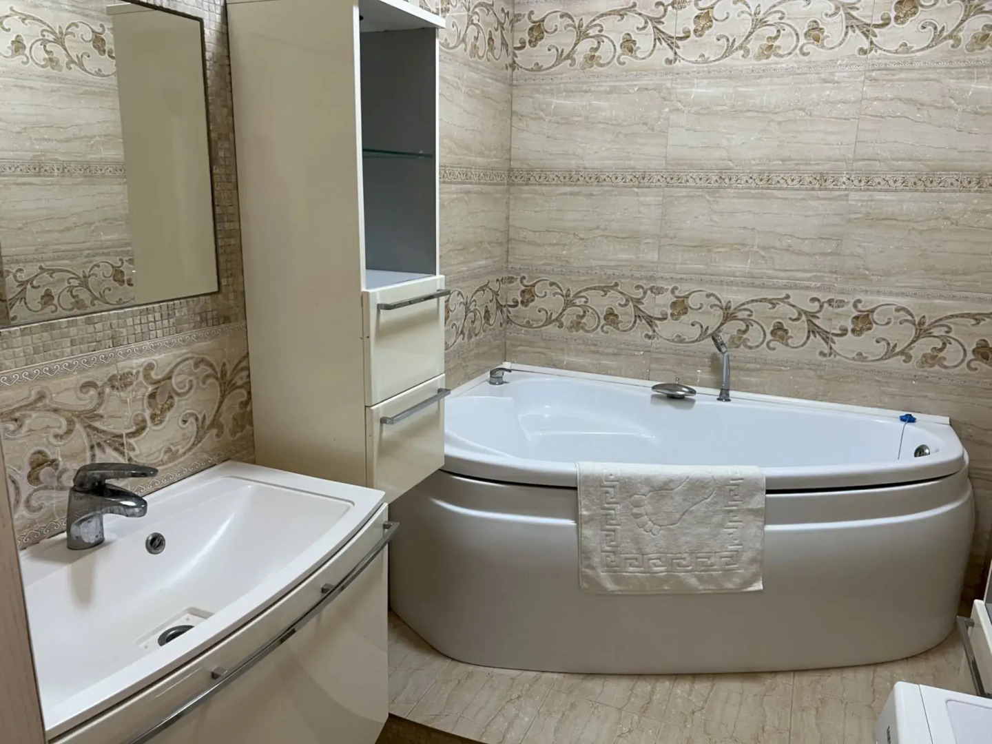 Квартира 8 Просторная 2-к в р-не Дельфинария - до моря 10 мин