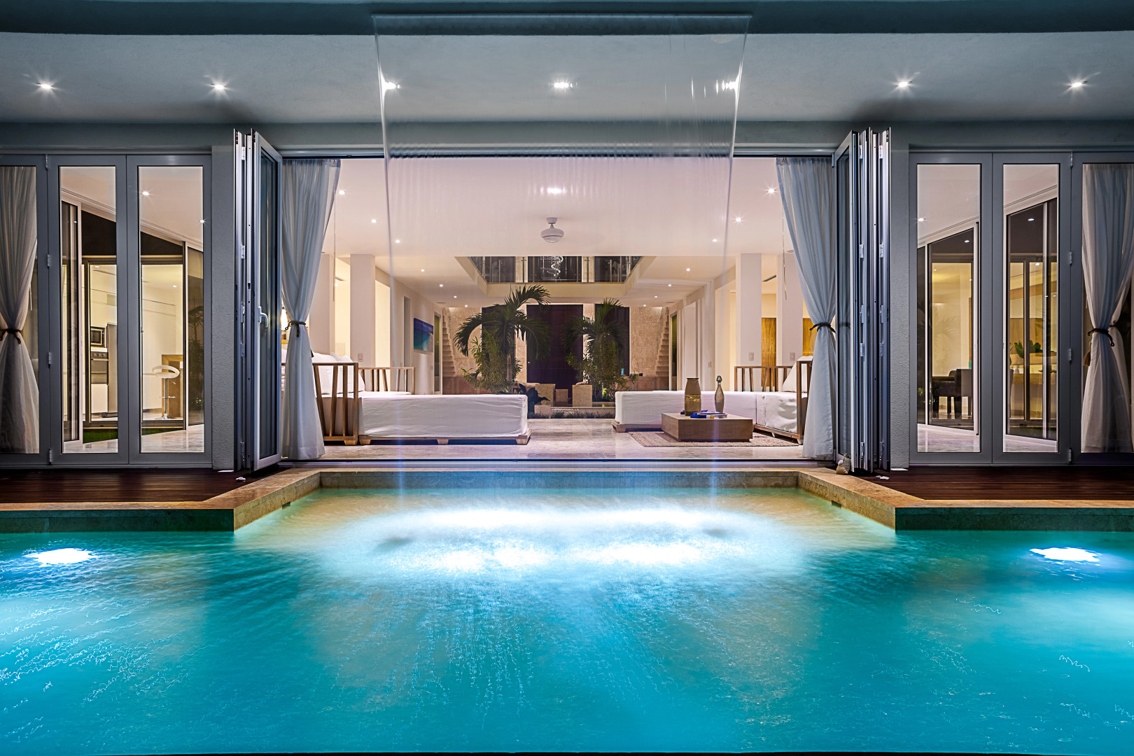 Вилла Waterfall