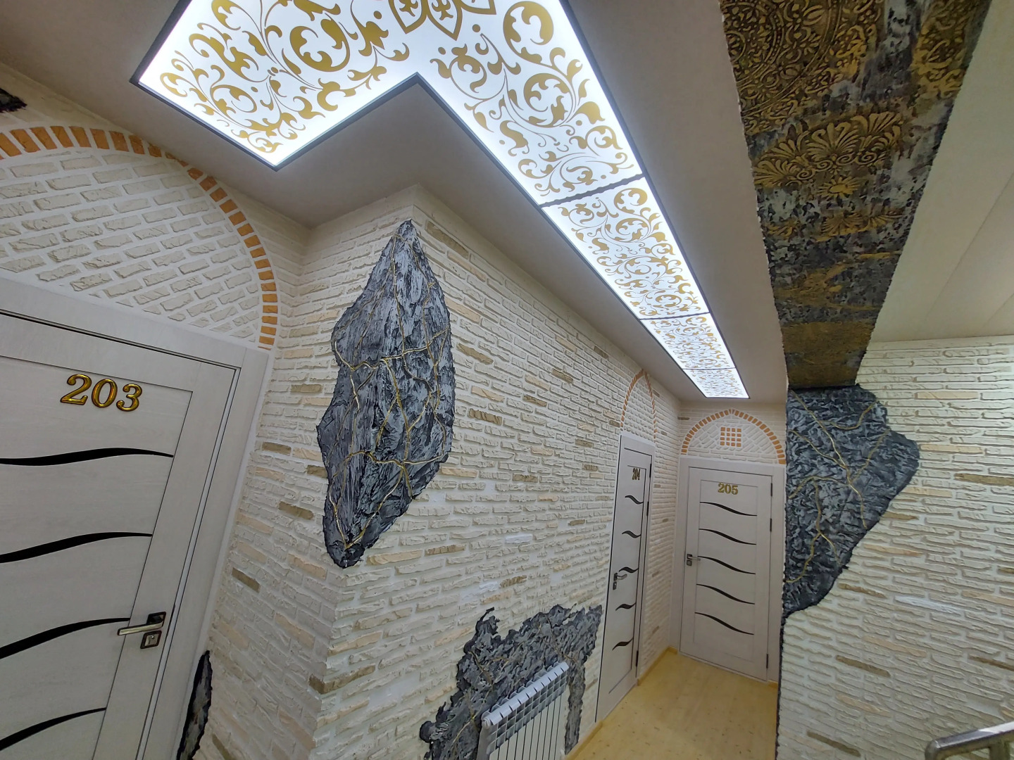 Отель Nanosh East