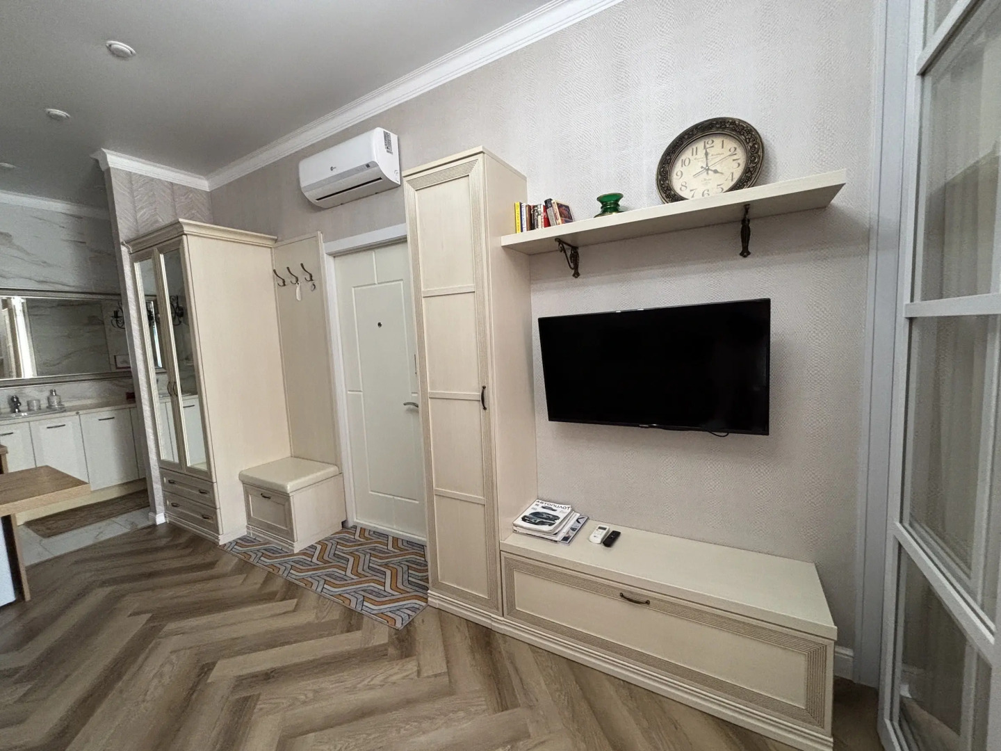 Апартаменты Семейная студия Люкс Монро