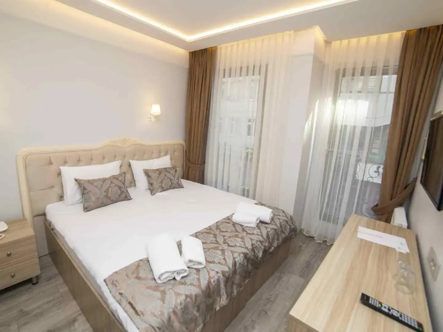 Отель HHK Hotel Downtown