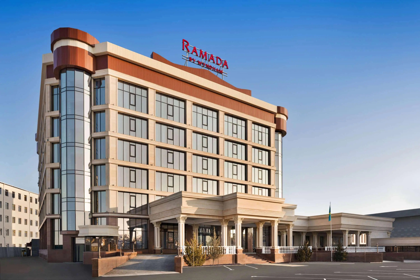Отель Ramada by Wyndham Шымкент