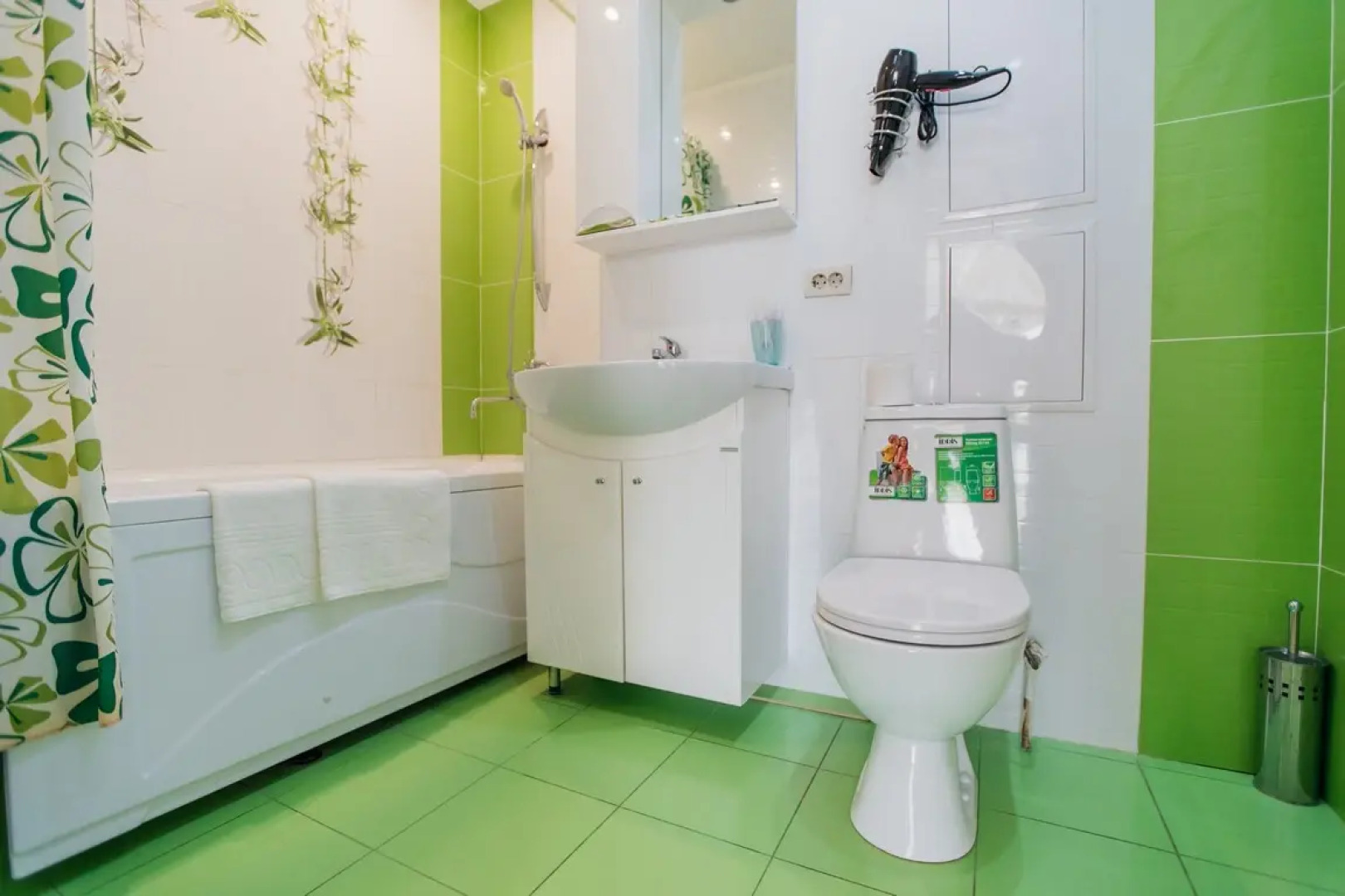 Апартаменты возле Музея Космонавтики в Новом доме с Панорамными окнами 4/16