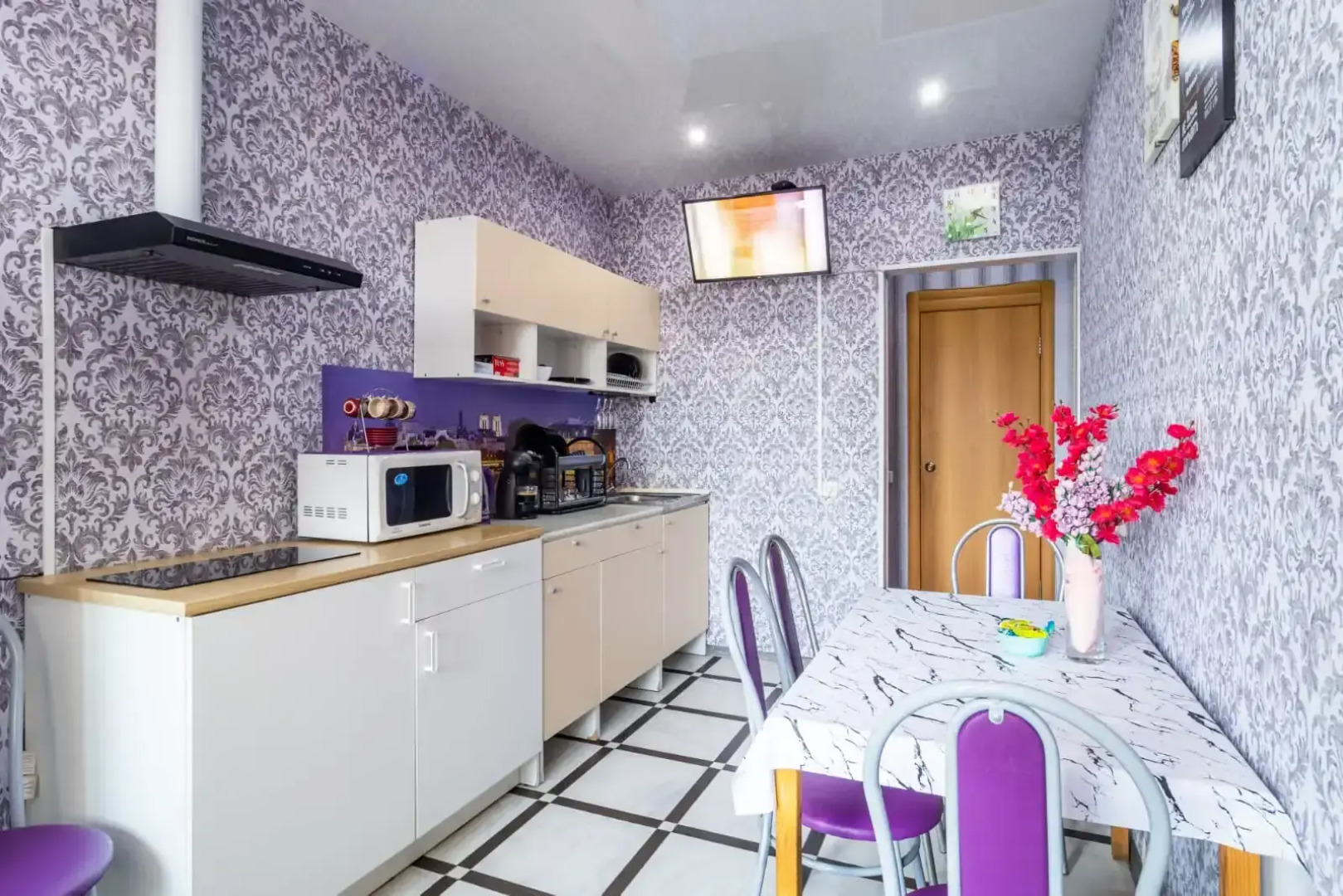 Апартаменты в Новом доме, 3 раздельных спальных места, до метро 5 минут пешком бонус кофемашина