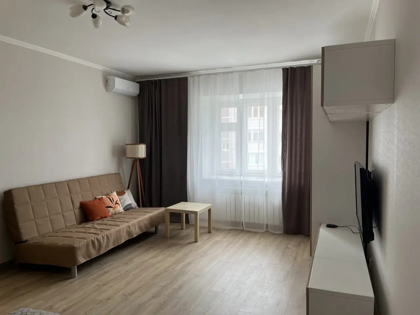 Квартира 1-комнатная 42 м², 8/9 этаж