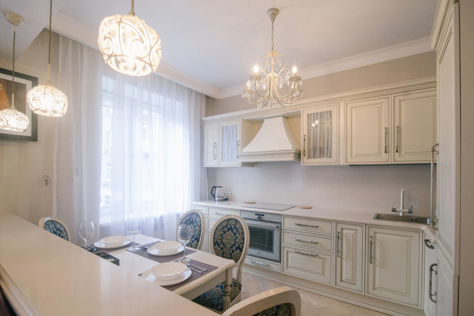 Квартира Большая трехкомнатная квартира с видом на Храм