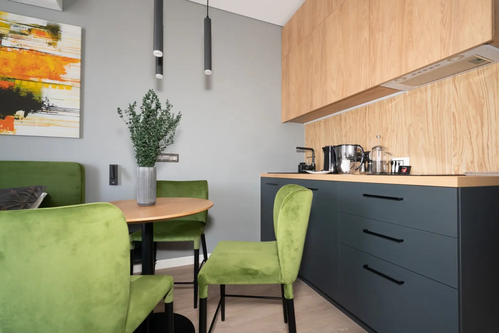 Апартаменты Дизайнерская студия LS-Green с боковым видом на море с 13 этажа